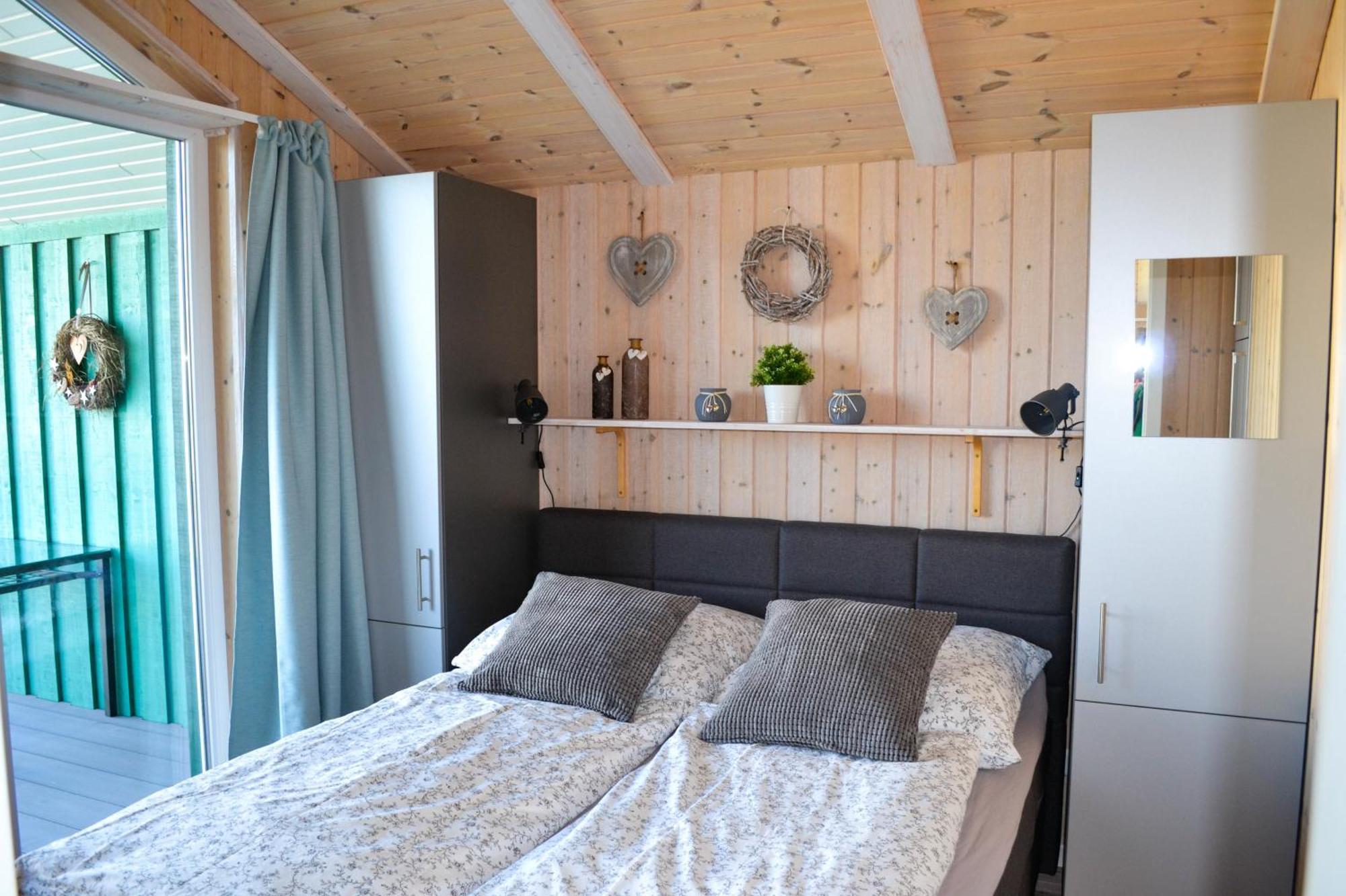 Ferienhaus "Deichglueck" Direkt An Der Nordsee Wesselburenerkoog Eksteriør billede